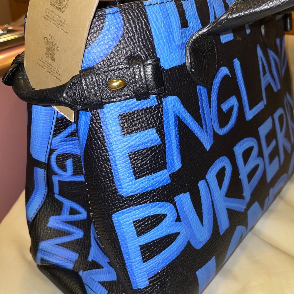 Burberry - Picture 5 of 7